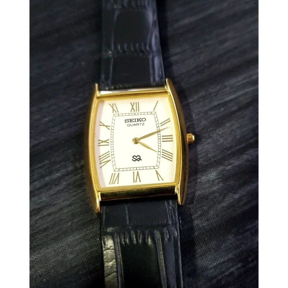 ARE Vintage‎ Seiko New Old Stock Men's Classic Tank Barrel Gold White Wa…